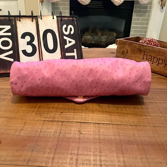 JJ winters pink ostrich clutch - Picture 3 of 5